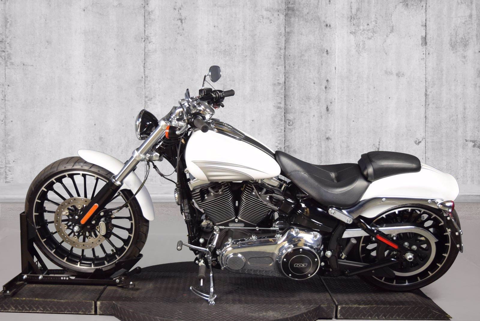 Pre-Owned 2017 Harley-Davidson Softail Breakout FXSB Softail in ...