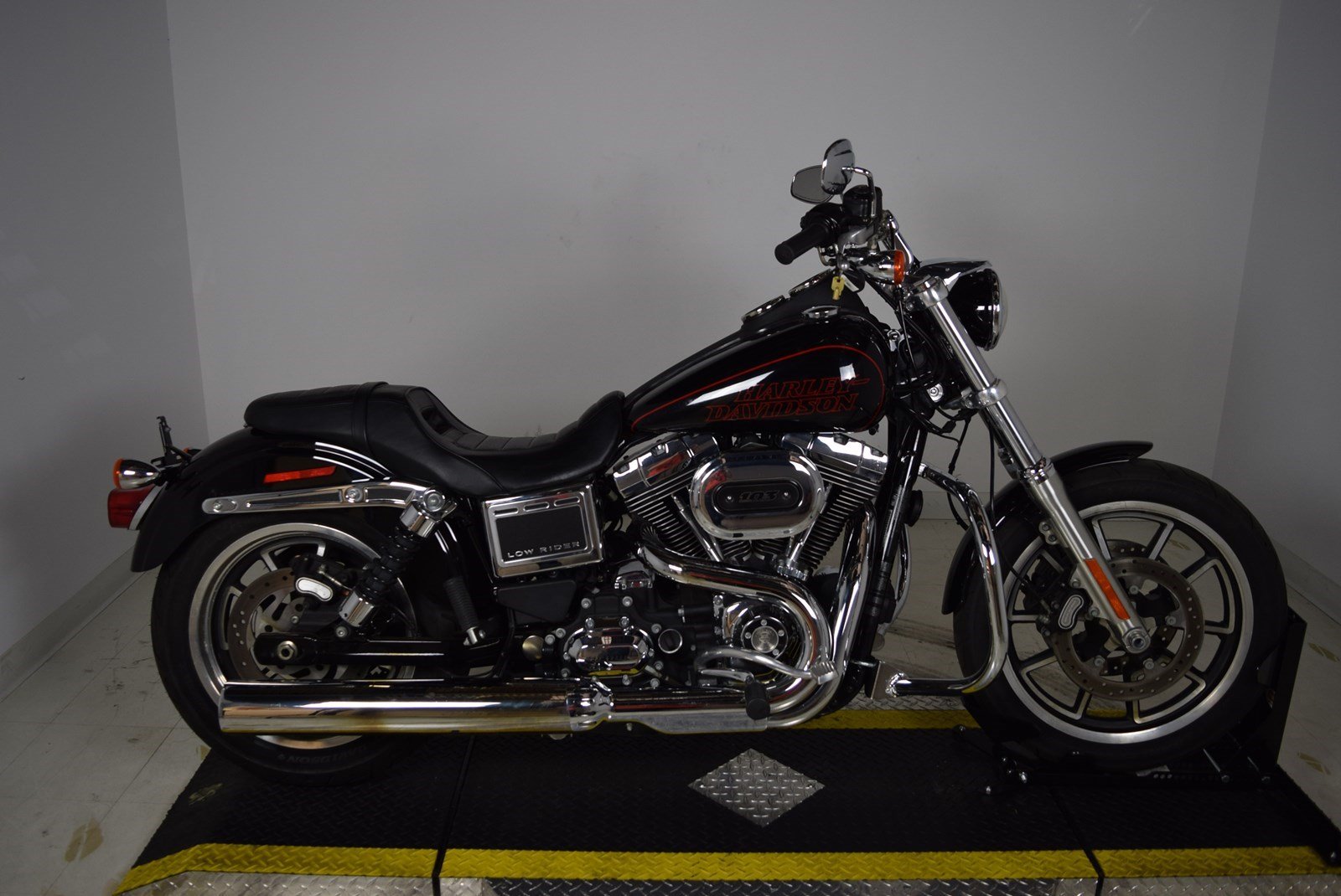 Pre-Owned 2017 Harley-Davidson Dyna Low Rider FXDL Dyna in Riverside # ...