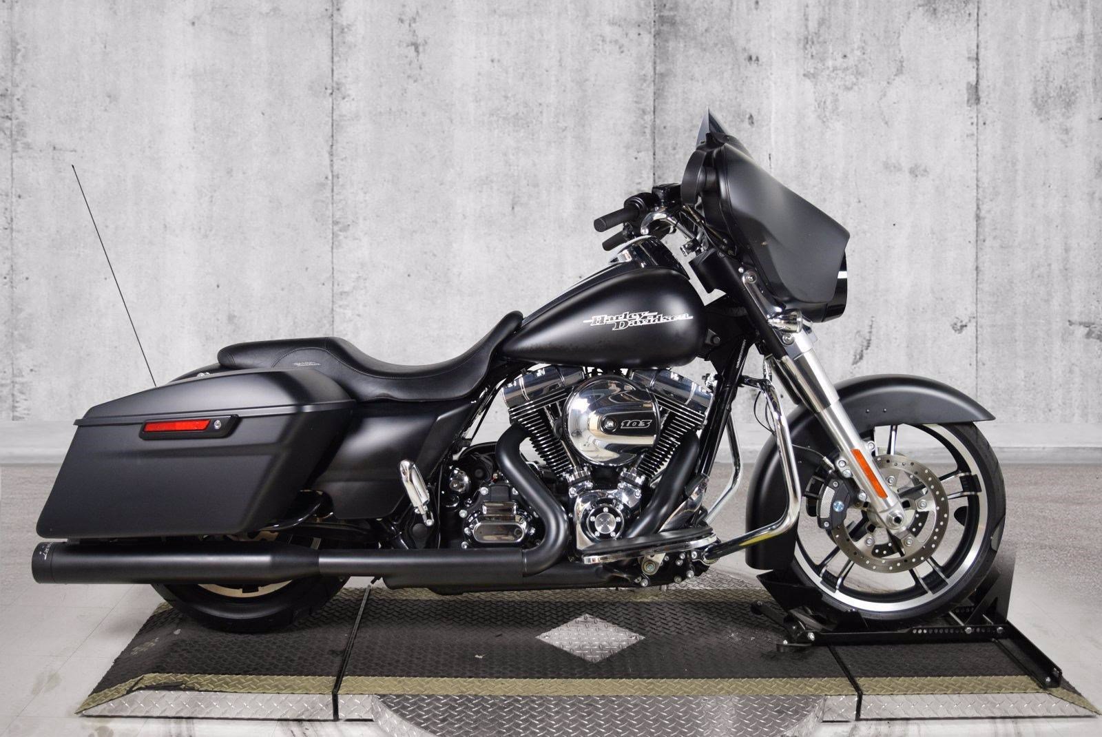 Harley davidson street glide обои