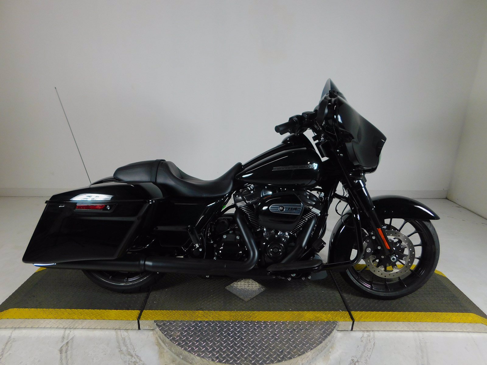 Pre-Owned 2018 Harley-Davidson Street Glide Special FLHXS Touring in ...