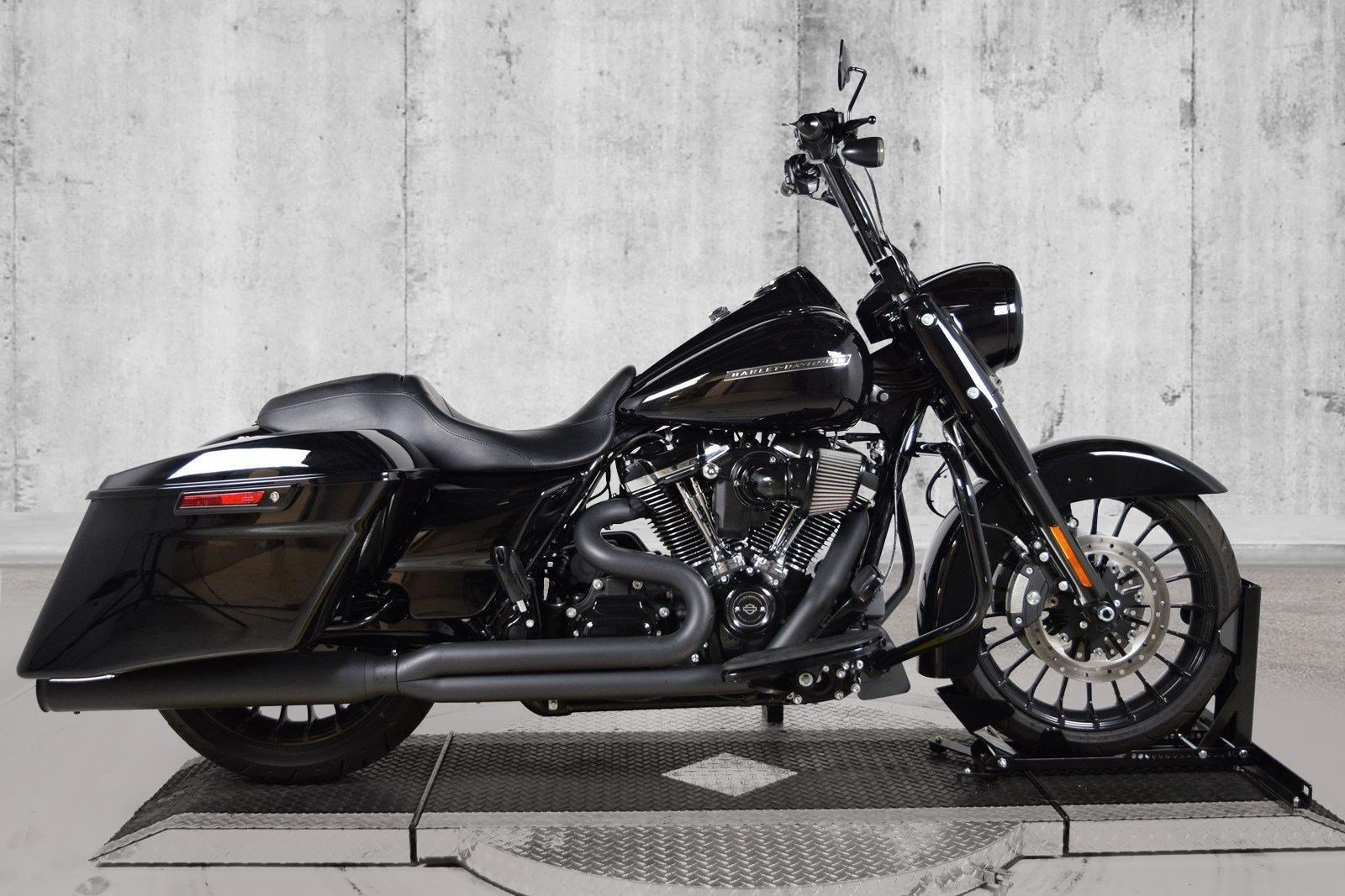 Pre-Owned 2017 Harley-Davidson Road King Special FLHRXS Touring in ...