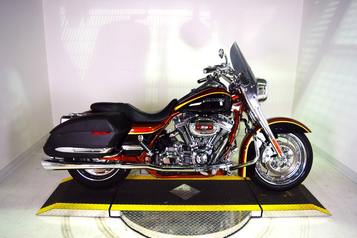 Pre Owned 2008 Harley Davidson Road King Cvo 105th Anniversary Flhrse Cvotouring In Riverside 9185