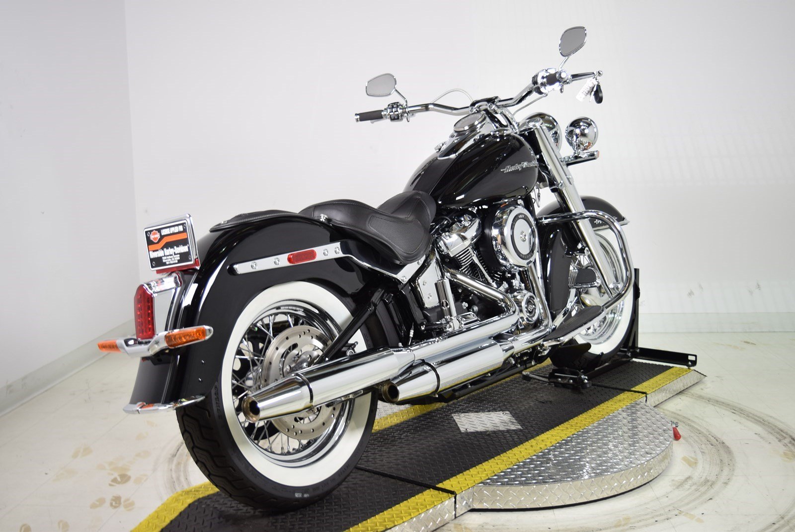 2018 harley davidson deluxe for sale