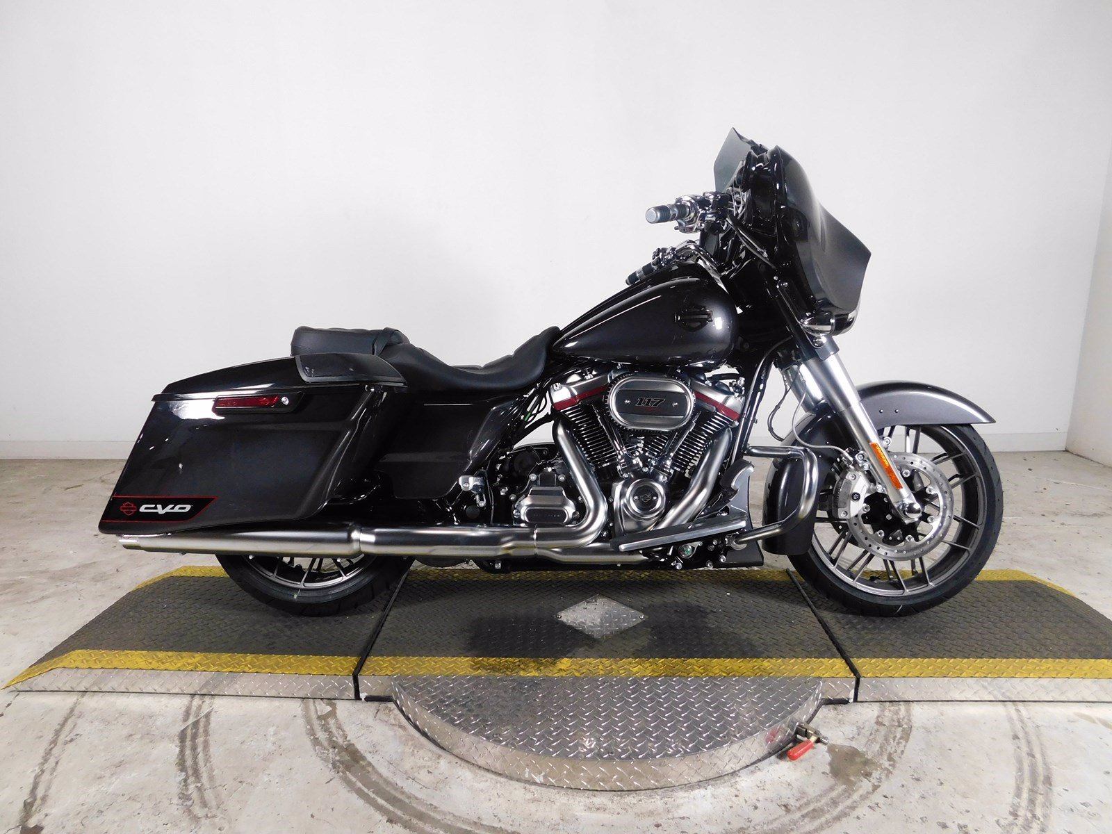 New 2020 Harley-Davidson Street Glide CVO FLHXSE CVO ...